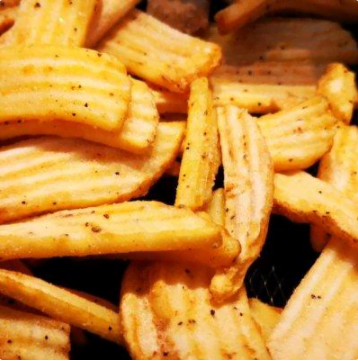 金槍魚雞蛋法式酸奶油沙拉，這道沙拉營養(yǎng)豐富，最適合做營養(yǎng)餐了